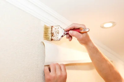 Pose de papier peint à Château-Bernard — revêtements muraux et toiles de verre